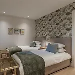 Luxurious Retreat In Newlands