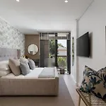 Luxurious Retreat In Newlands