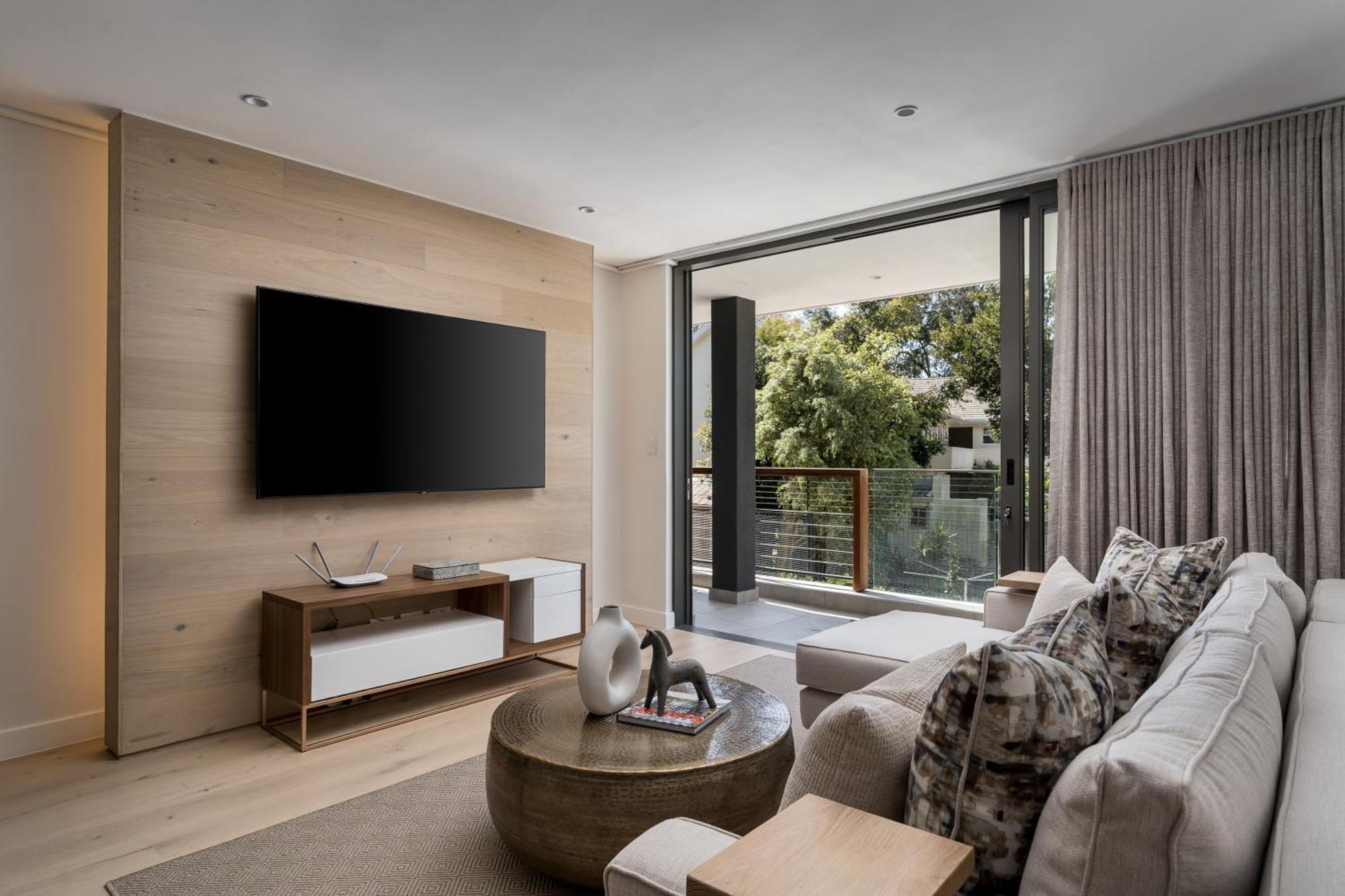 Luxurious Retreat In Newlands Apartment *